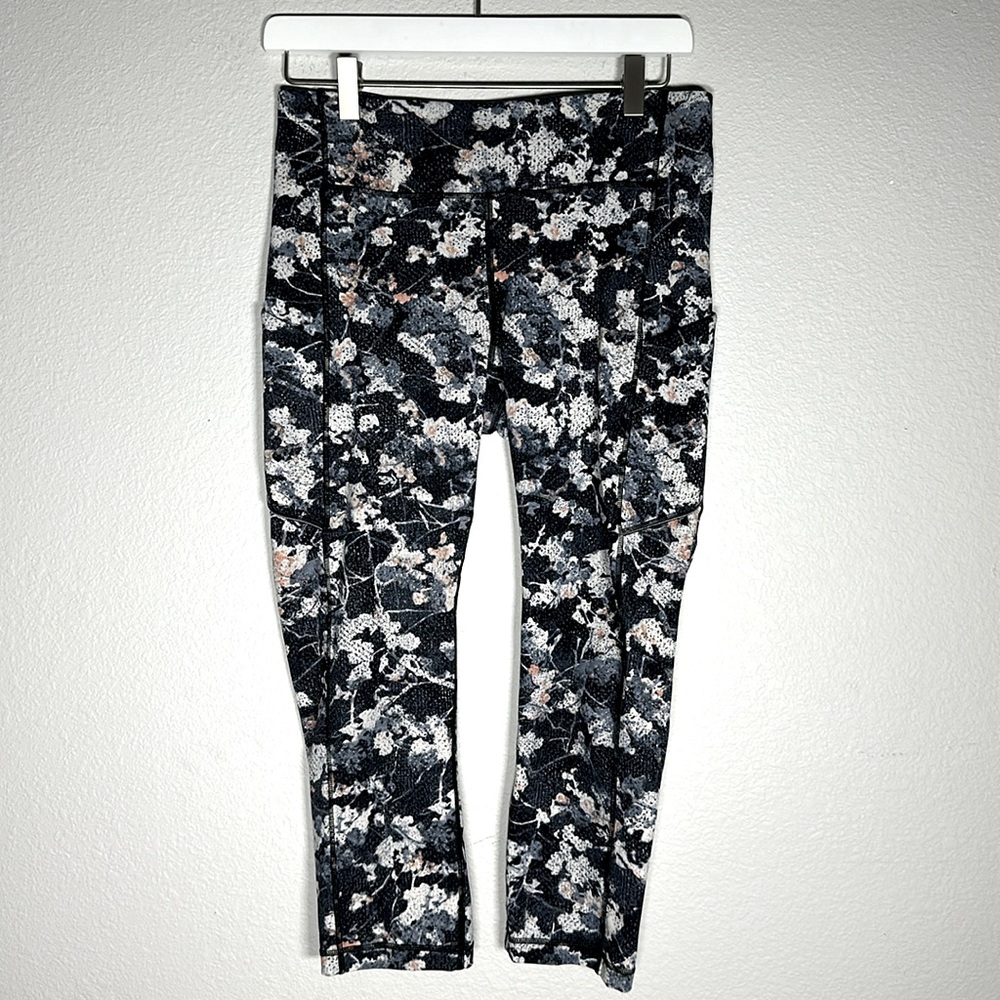 Lululemon Speed Up Crop Leggings Tights in Spring Bloom Multi - Size 8